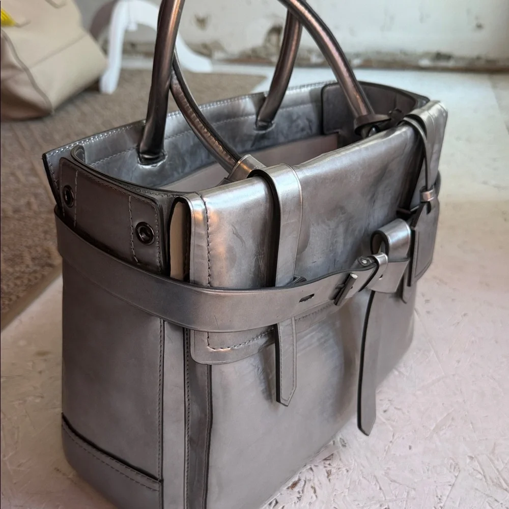 Leather Tote Bag in Metallic Gray
